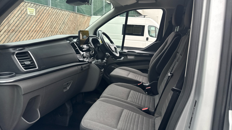 Ford Tourneo Custom Transit Custom Tourneo L2 Diesel Fwd 2.0 EcoBlue Hybrid 130ps L/R 8 Seater Titanium